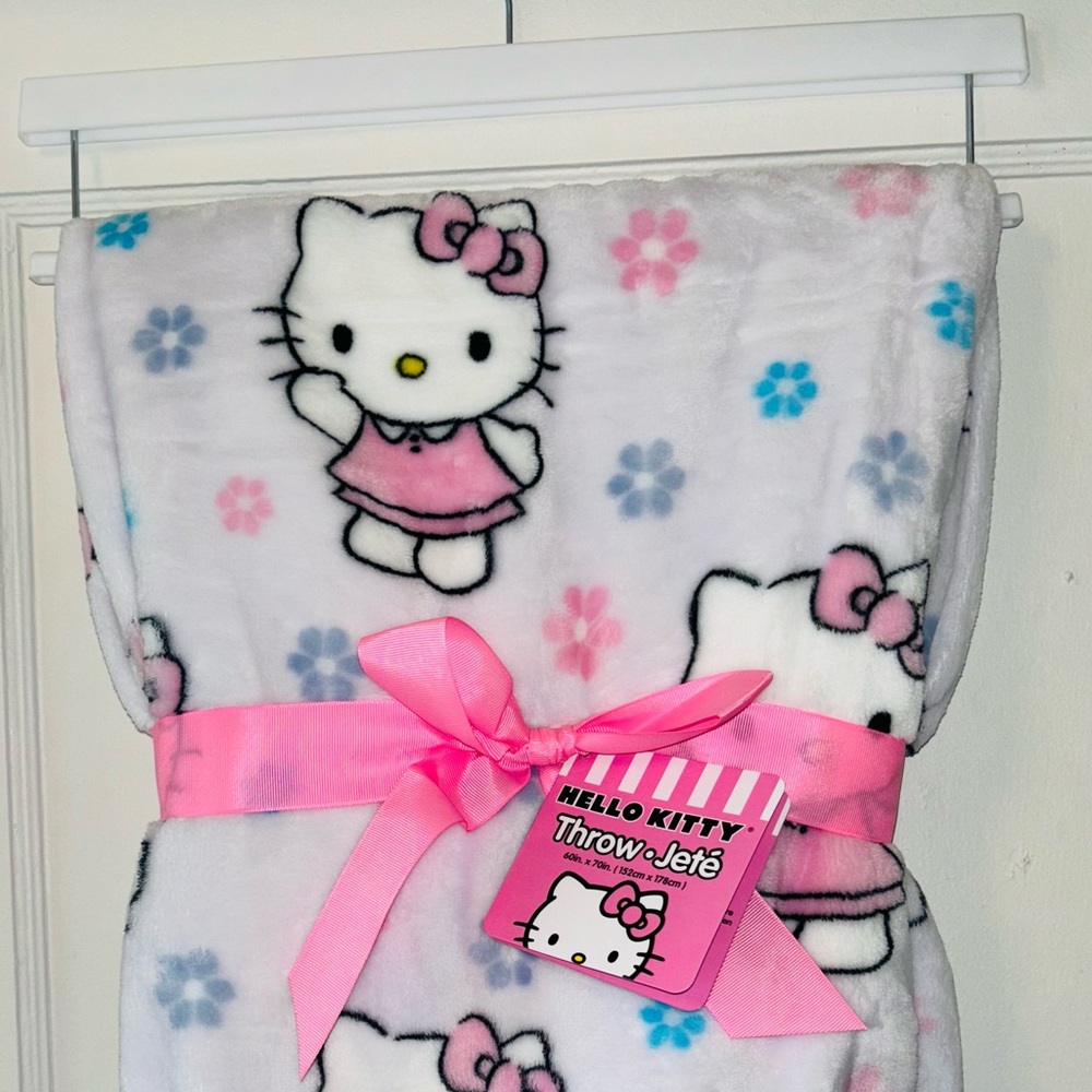 Hello Kitty Blanket Twin Size